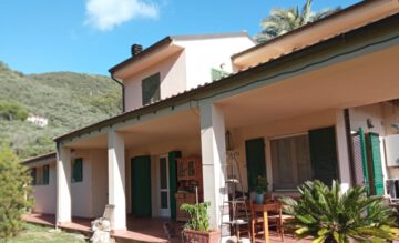 Ligurien-Großzügiges Anwesen! 6KM zum Meer-Grundstück 4000m²!, 18011 Castellaro (Italien), Einfamilienhaus